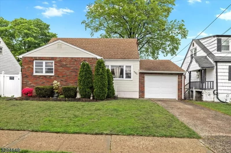 251 Evans Pl, Saddle Brook Twp., NJ 07663