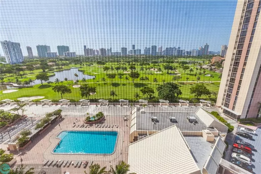 20301 W Country Club Dr  #1528, Aventura, FL 33180