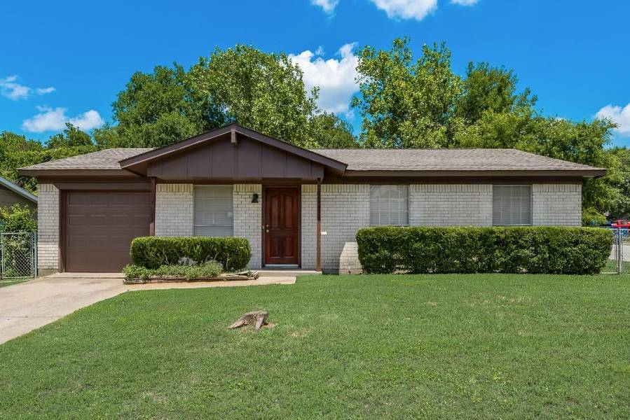 1245 Saturn Drive, Cedar Hill, TX 75104