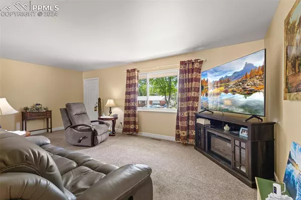 Colorado Springs, CO 80909,1215 Bowser DR