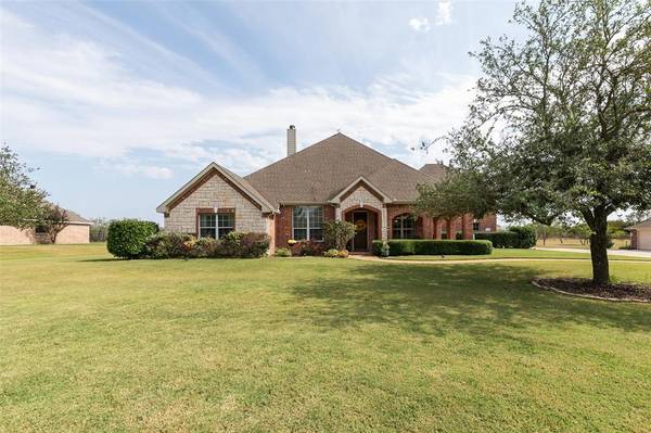 1042 Oak Creek Circle, Royse City, TX 75189