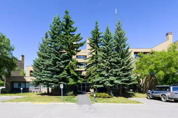 Calgary, AB T3H 2L2,121 Village HTS SW #6