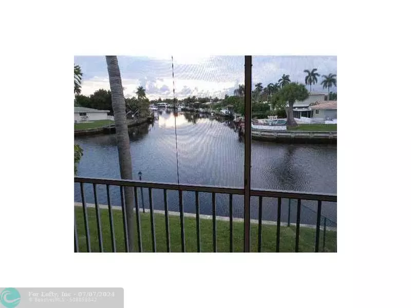 912 PINE DR  #211, Pompano Beach, FL 33060