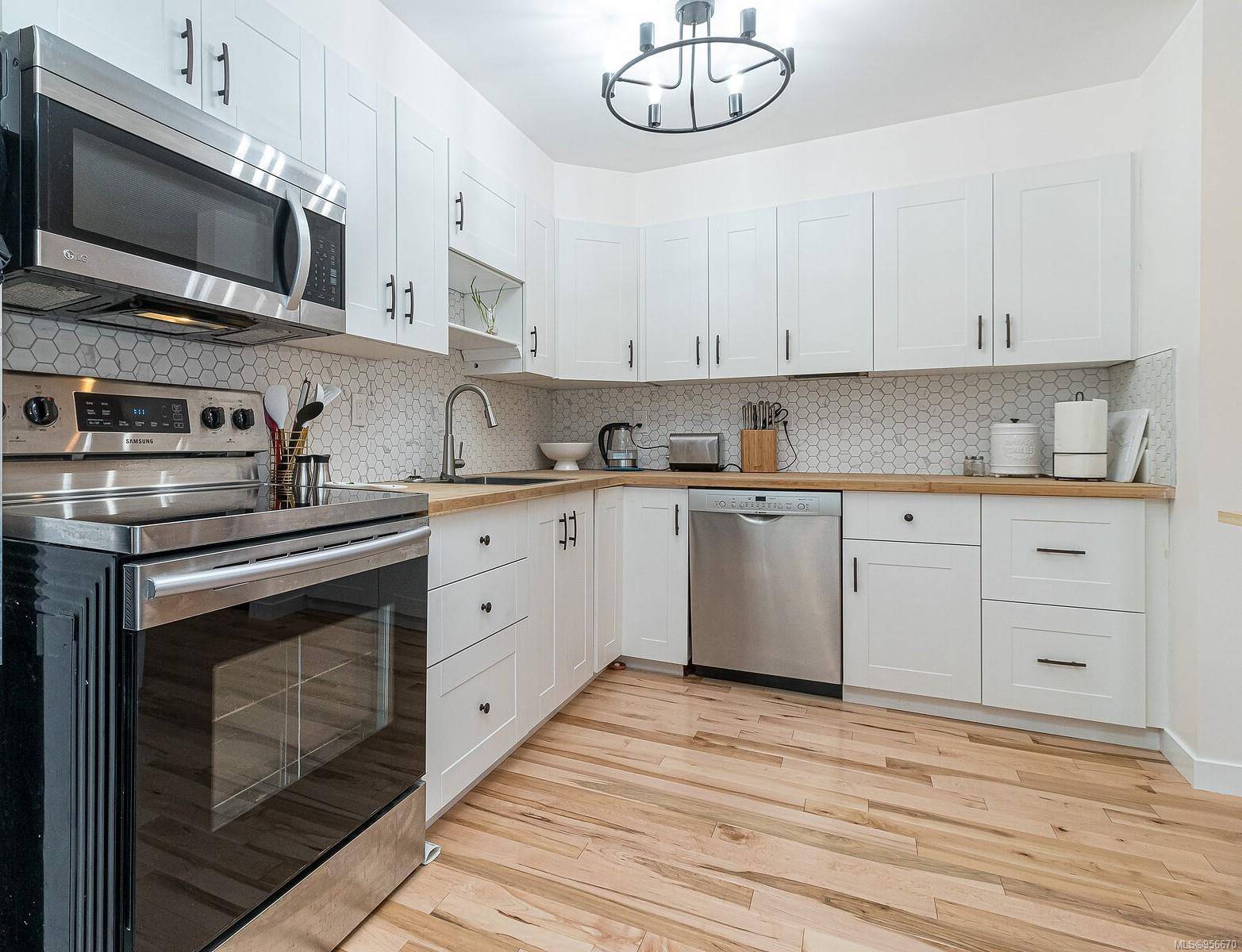 Duncan, BC V9L 1G8,3208 Gibbins Rd #12