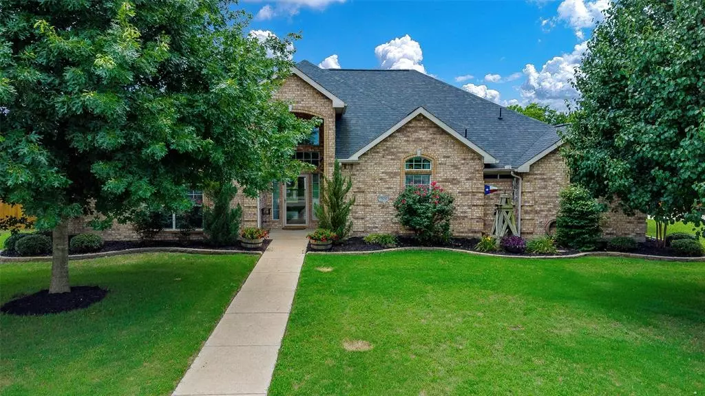 506 Kings Creek Drive, Terrell, TX 75161