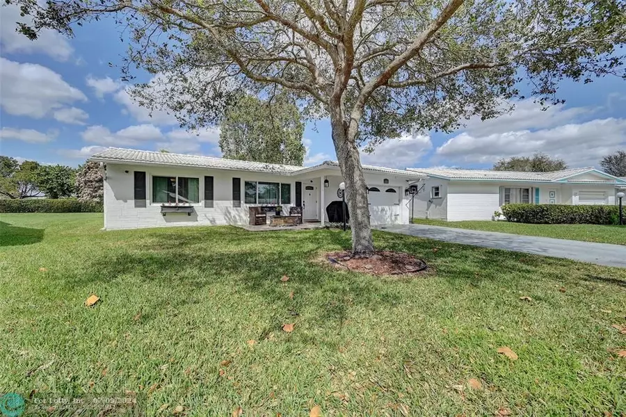 9031 NW 15th Pl, Plantation, FL 33322