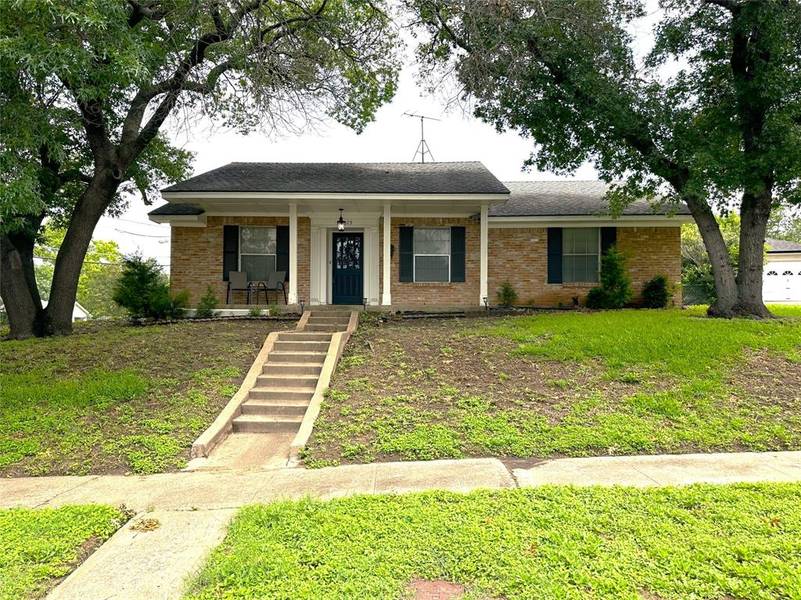 11015 Quail Run Street, Dallas, TX 75238