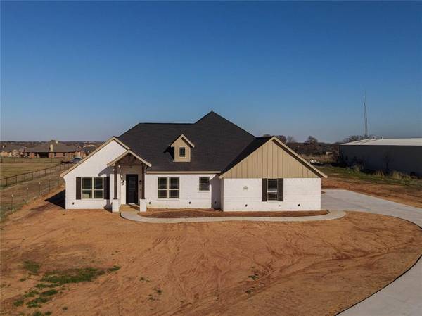 125 Remington Park Drive, Springtown, TX 76082