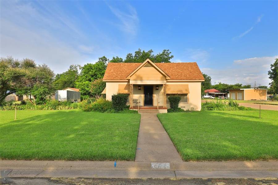 1107 N Avenue G, Haskell, TX 79521