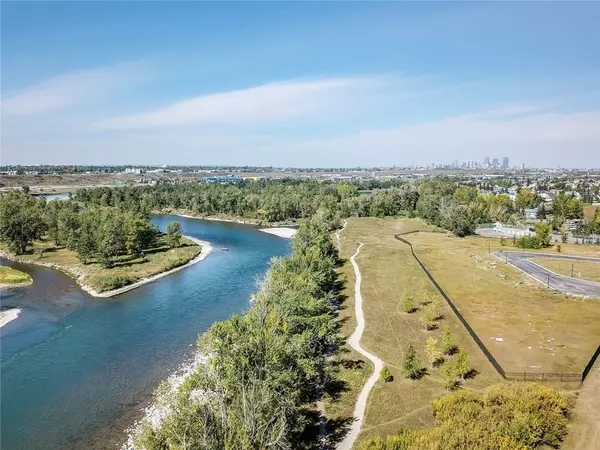 Calgary, AB T2C 4H8,26 Riverview LNDG Southeast