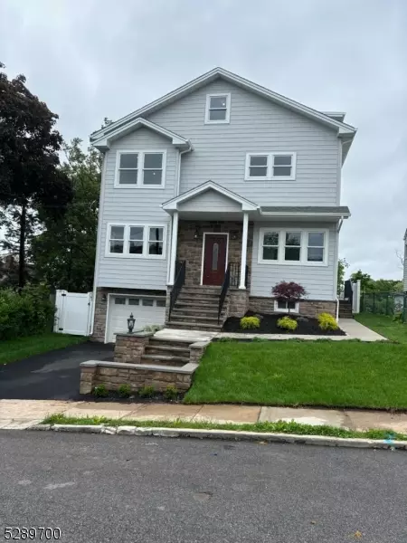 9 Scoles Pl, Passaic City, NJ 07055