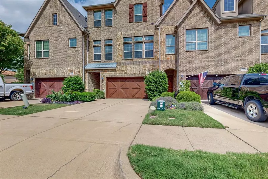 6484 Naples Drive, Irving, TX 75039