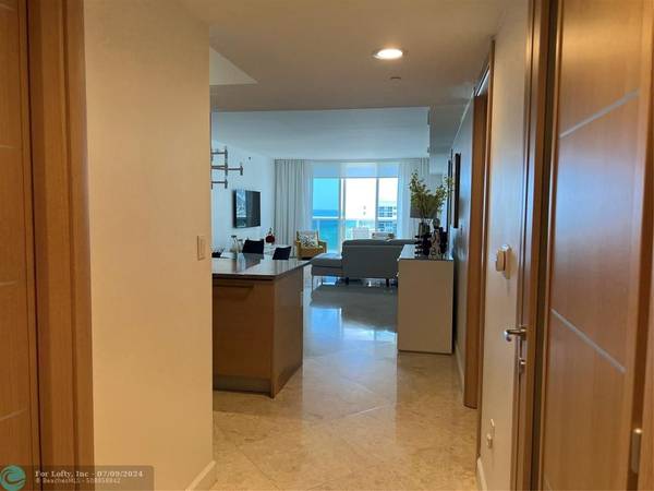 Hallandale Beach, FL 33009,1830 S Ocean Dr  #2203