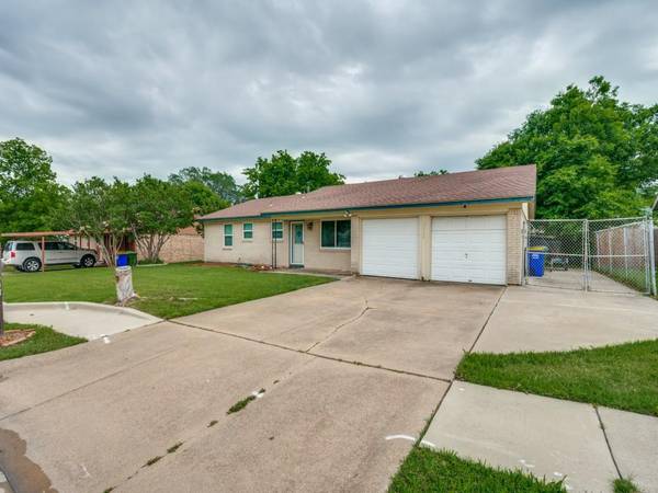 5908 Saramac Drive, Watauga, TX 76148