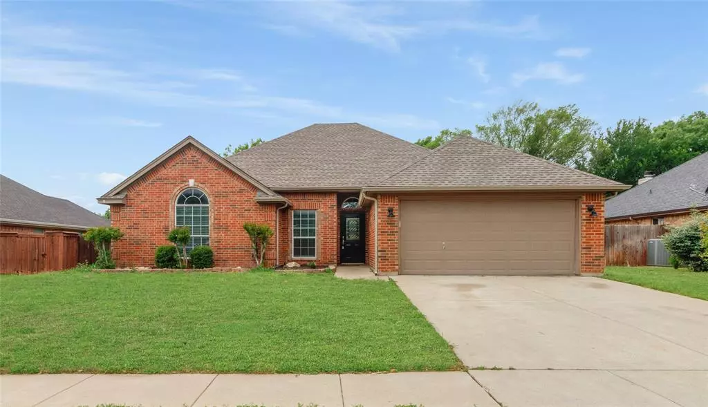 Saginaw, TX 76179,609 Carriage Lane