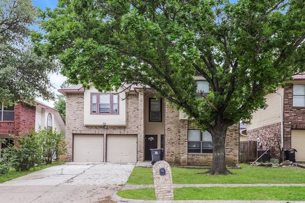 822 Lovingham Drive, Arlington, TX 76017