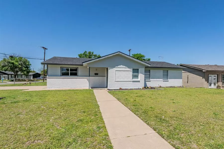 672 W Cedar Street, Hurst, TX 76053