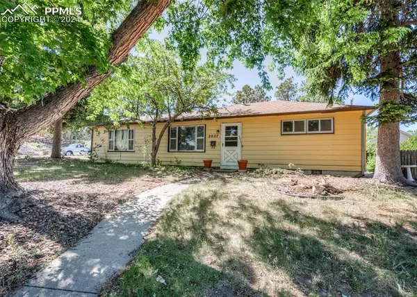 2027 E Jackson ST, Colorado Springs, CO 80909