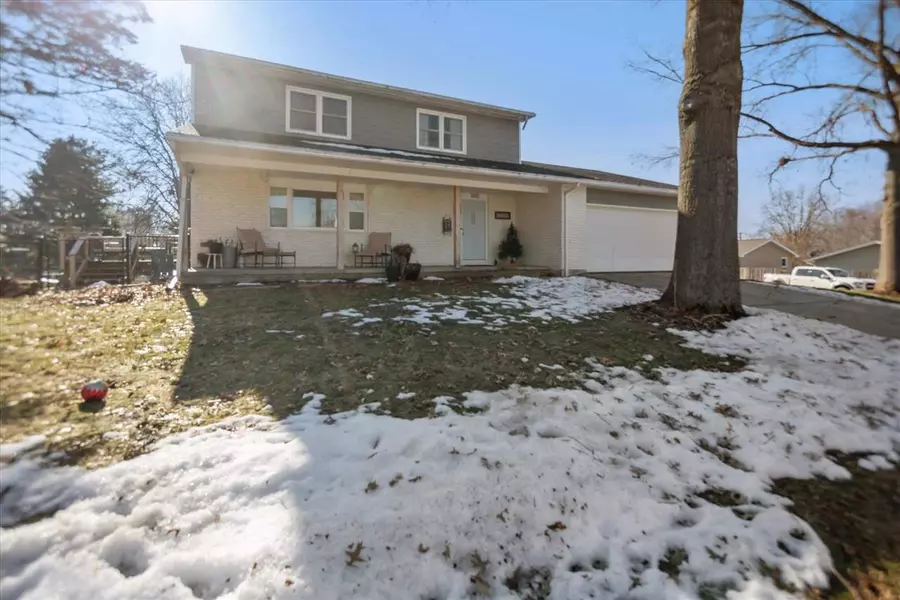 3105 E Washington St, Iowa City, IA 52245