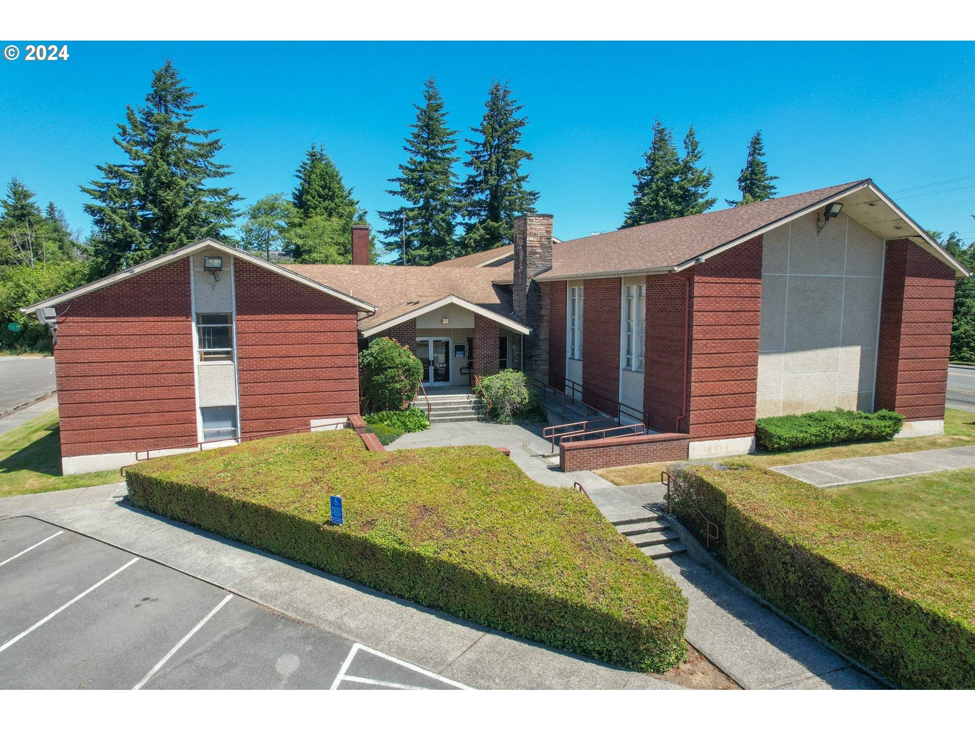 3950 SHERMAN AVE, North Bend, OR 97459