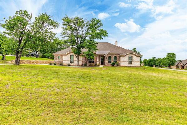 102 Eagle Drive, Lipan, TX 76462