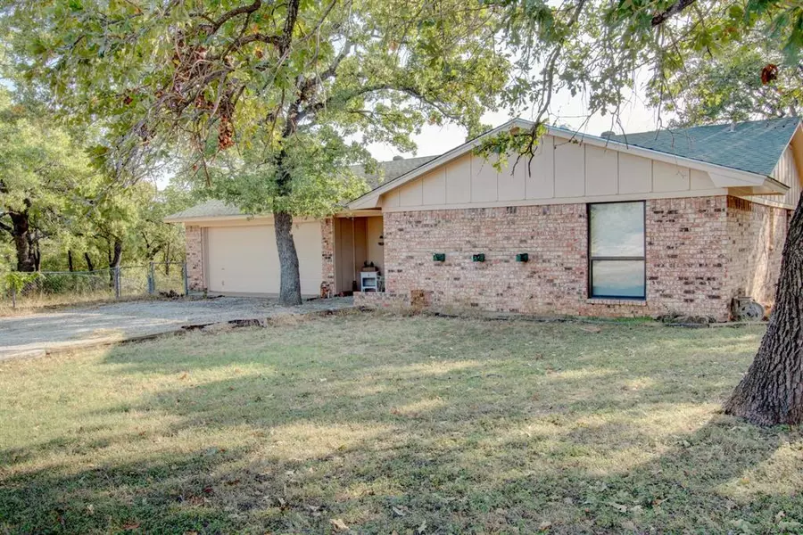 7707 Wolf Hollow, Millsap, TX 76066