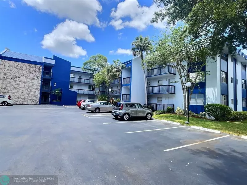 3210 Holiday Springs Blvd  #112, Pompano Beach, FL 33063