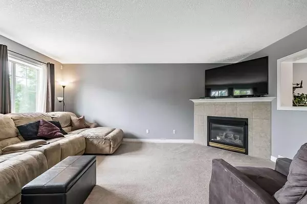 Okotoks, AB T1S 2B3,8 Crystal Shores CV