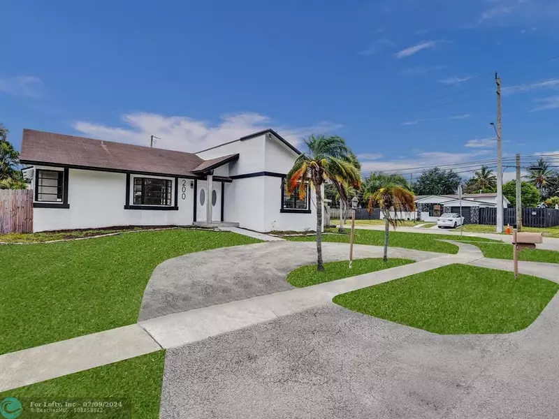 200 SE 7th St, Dania Beach, FL 33004