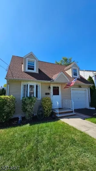 34 Parkway Ave, Clifton City, NJ 07011