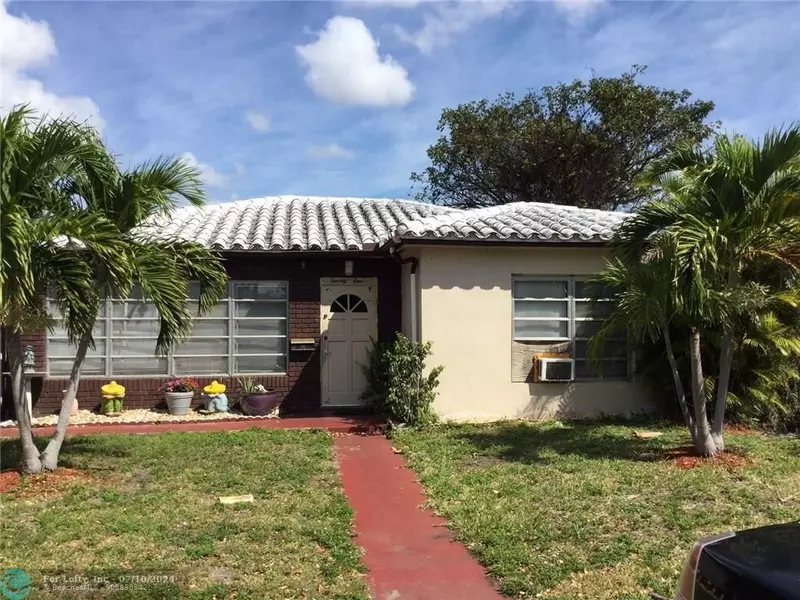 21 SE 13th Ter, Dania Beach, FL 33004