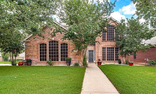 2501 Greenhaven Drive, Burleson, TX 76028