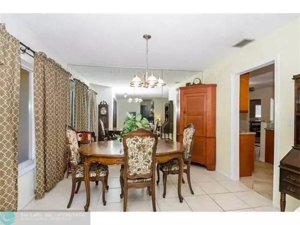 Plantation, FL 33313,7141 NW 11TH CT