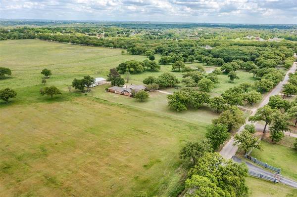 Burleson, TX 76028,8215 County Road 605A