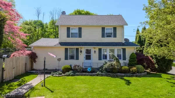 8 Bell St, Stanhope Boro, NJ 07874