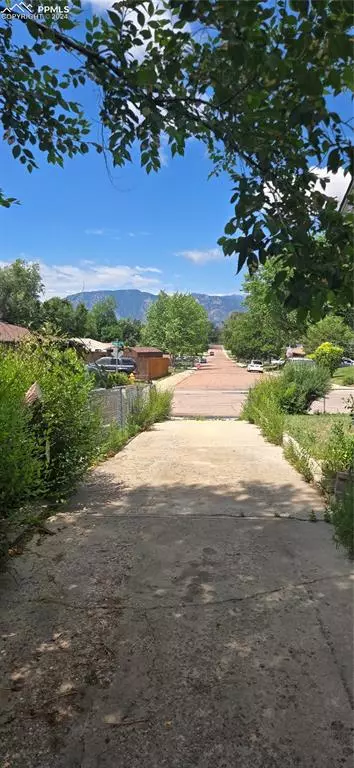 Colorado Springs, CO 80911,1401 Evergreen DR