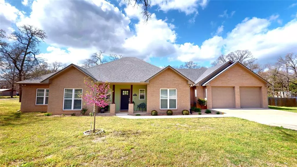 6885 Redbud Court, Athens, TX 75751