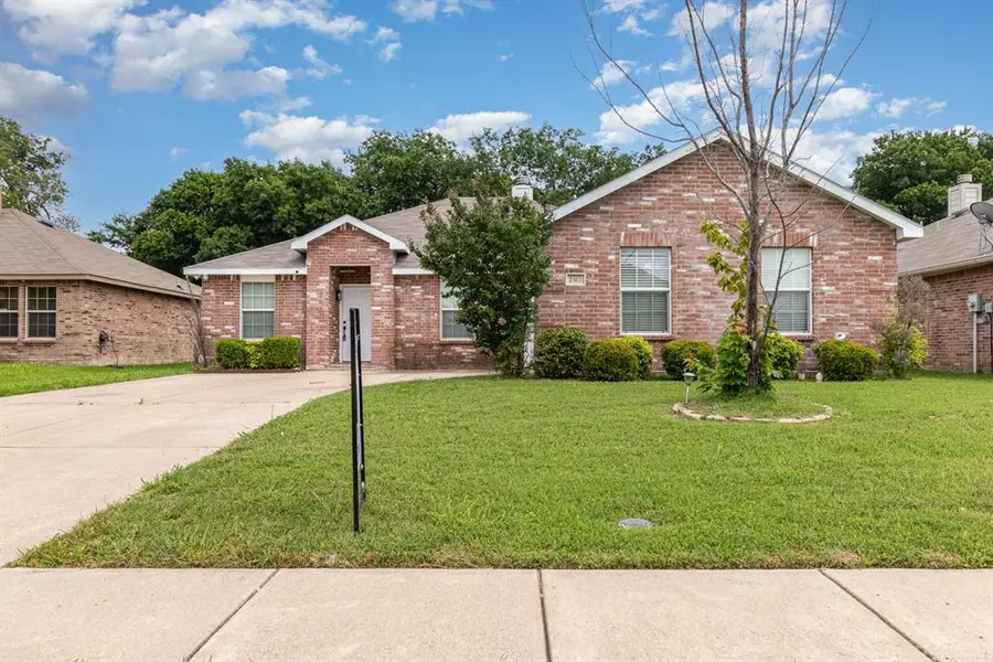 2312 Eastwood Drive, Lancaster, TX 75134