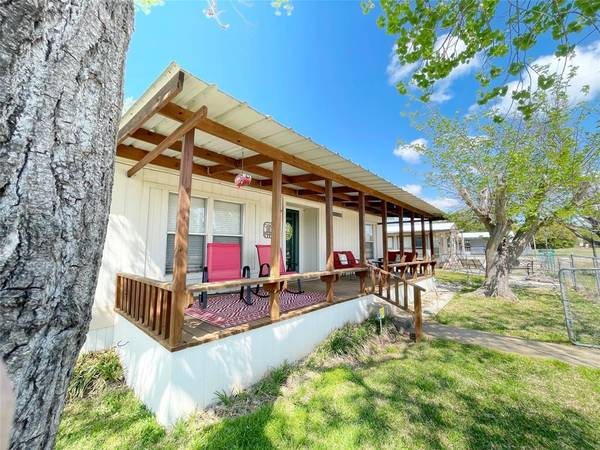 5358 Lakeshore Drive, Possum Kingdom Lake, TX 76450