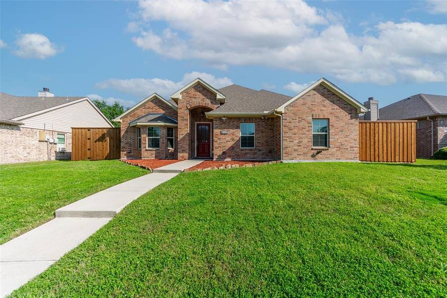 8714 Davis Street, Rowlett, TX 75088