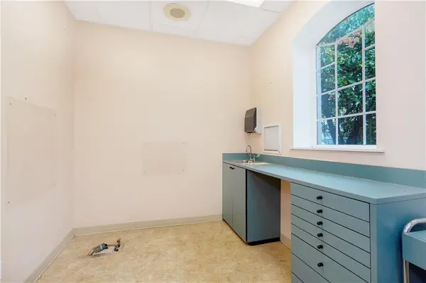 6904 11th AVE, Brooklyn, NY 11228