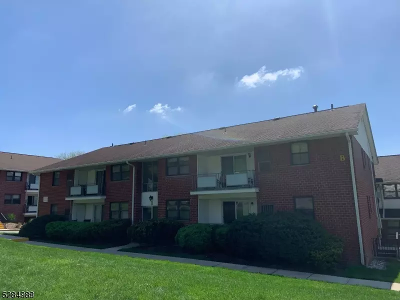 1300 Rock Ave B-2 #2, North Plainfield Boro, NJ 07060