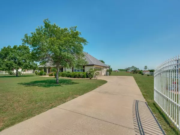 800 Ranch Road,  Fort Worth,  TX 76131