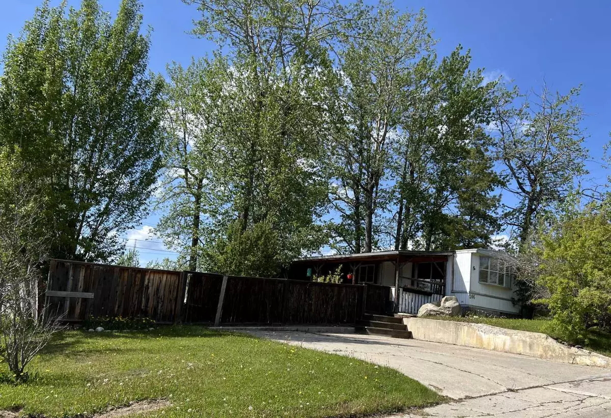 Fox Creek, AB T0H1P0,206 4 A ST