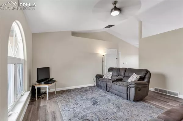 Pueblo, CO 81007,261 E Falcon DR