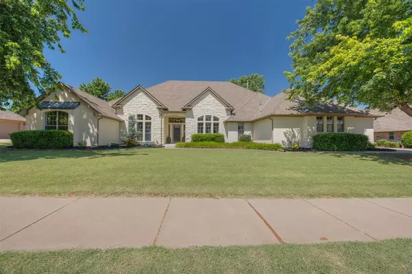 2709 Warwick Place, Edmond, OK 73013