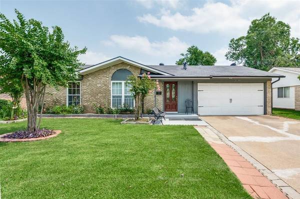 2102 Sam Houston Boulevard, Carrollton, TX 75006