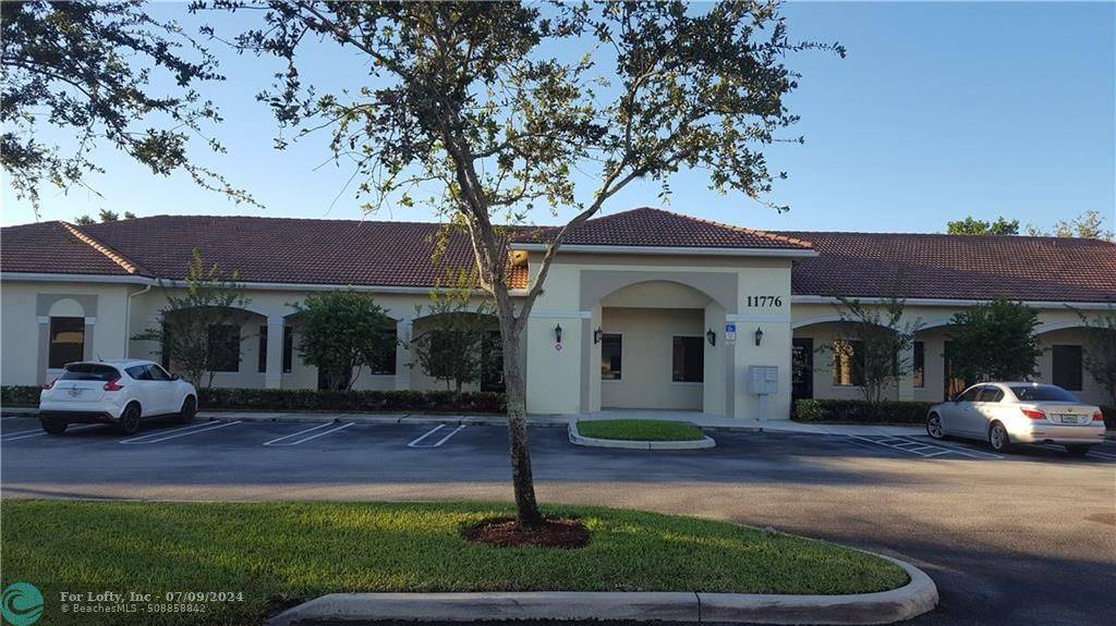 Coral Springs, FL 33065,11760 W SAMPLE ROAD  #105