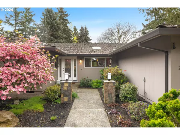 Lake Oswego, OR 97035,20 OTHELLO ST