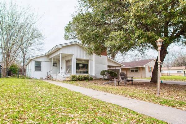 627 Pickett Street, Lewisville, TX 75057